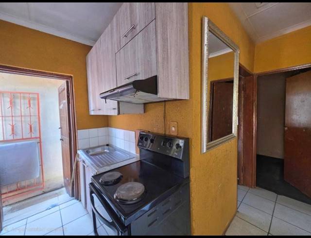 2 BEDROOM HOUSE FOR SALE IN ELSPARK EXT 4